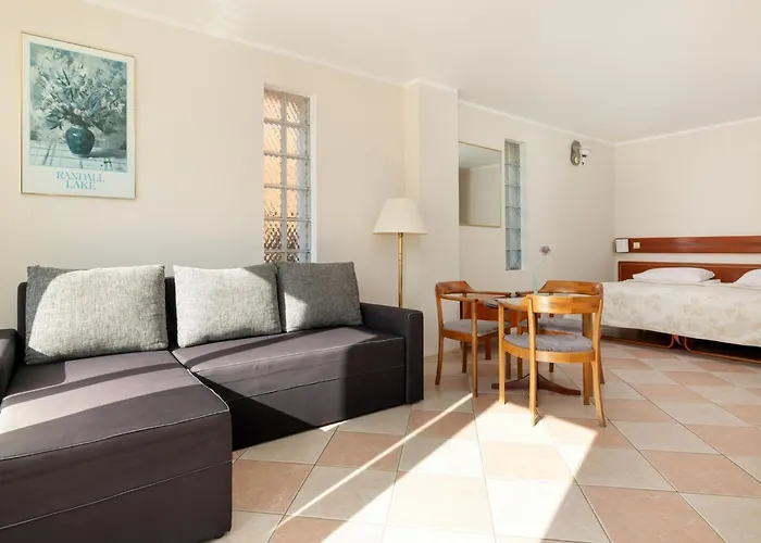 Near The Beach, * 里沃